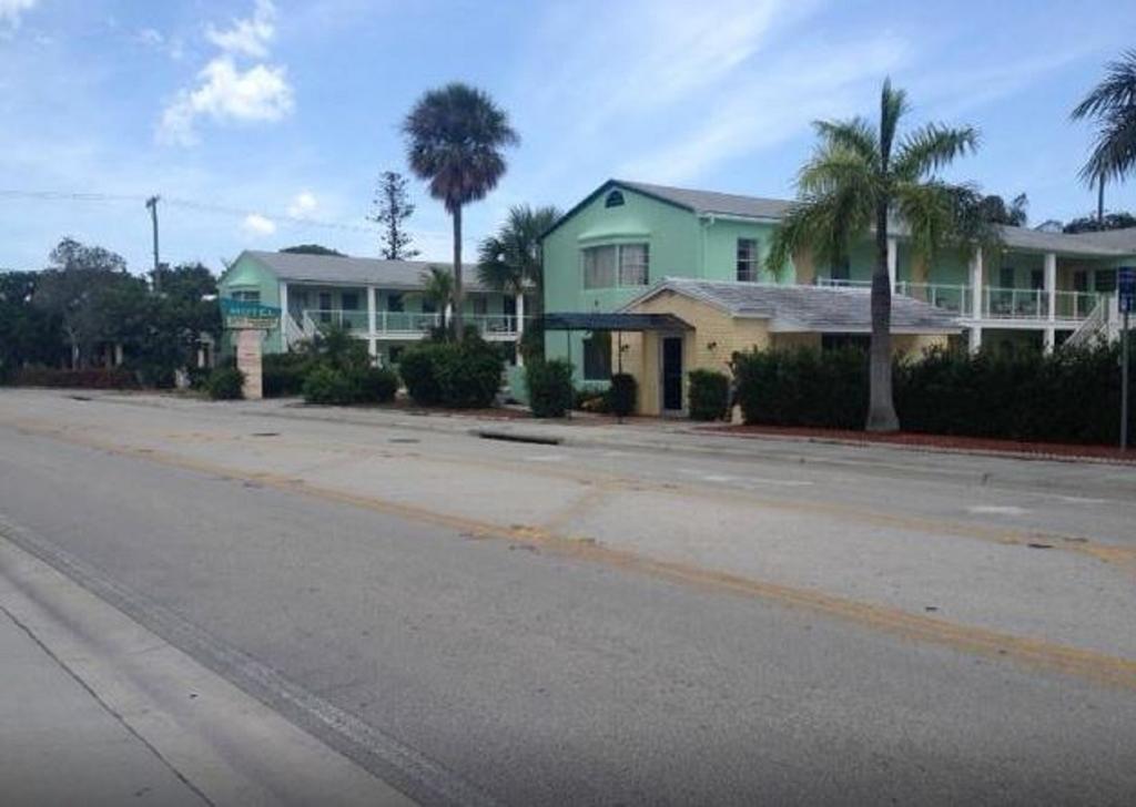 Holiday House Motel Lake Worth Beach Exterior photo