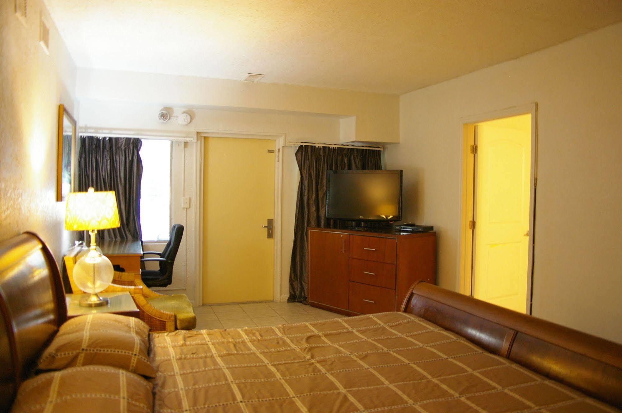 Holiday House Motel Lake Worth Beach Exterior photo