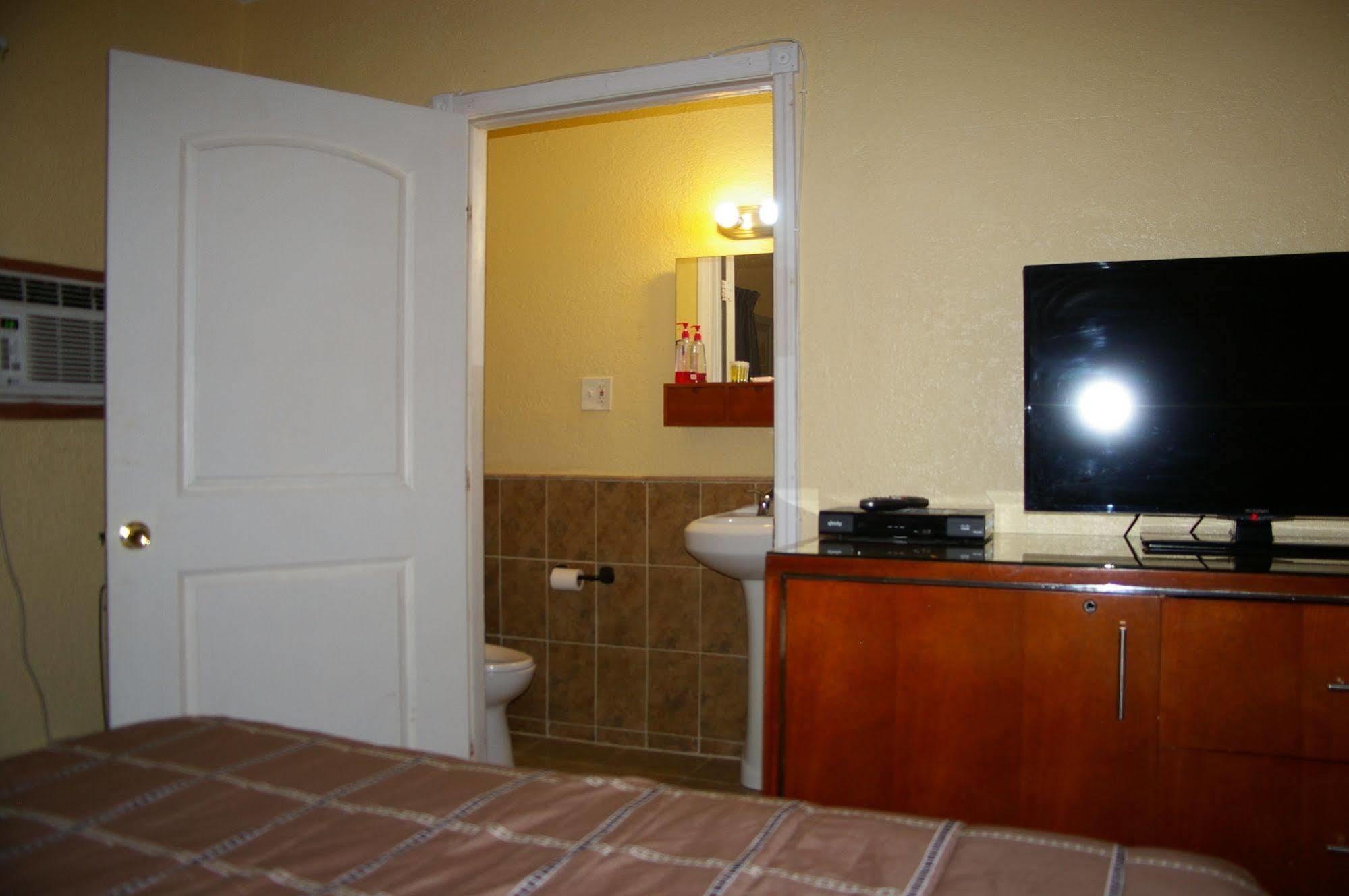 Holiday House Motel Lake Worth Beach Exterior photo