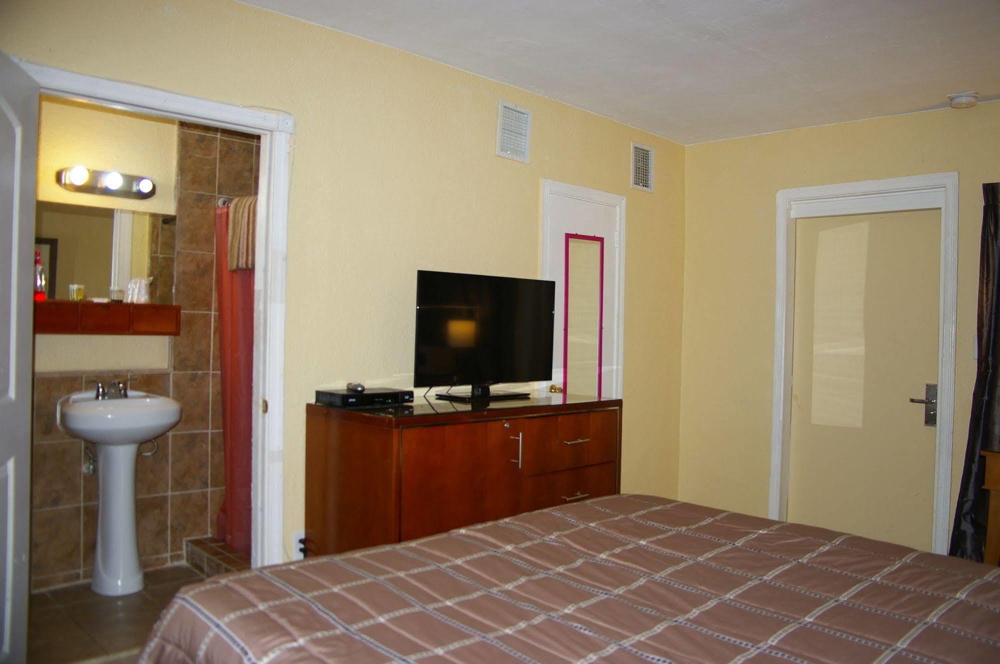 Holiday House Motel Lake Worth Beach Exterior photo